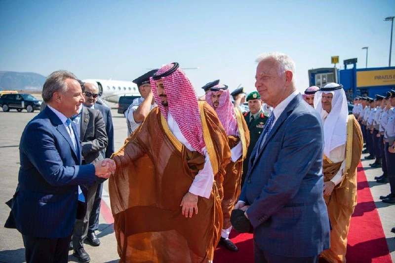 سمو سيدي ولي العهد يغادر اليونان ونائب رئيس الوزراء اليوناني في وداعه - صورة 3
