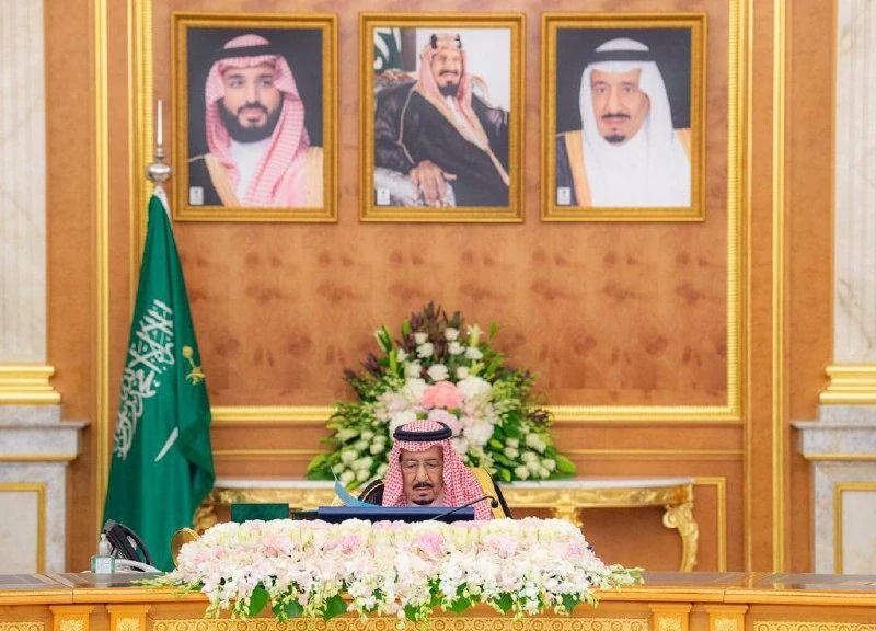سيدي خادم الحرمين الشريفين يرأس جلسة مجلس الوزراء - صورة 2