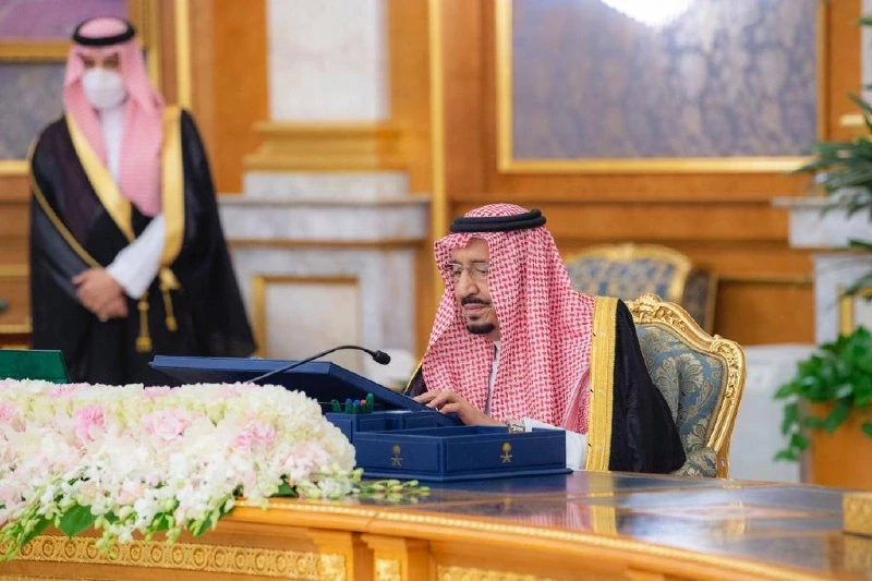 سيدي خادم الحرمين الشريفين يرأس جلسة مجلس الوزراء - صورة 4