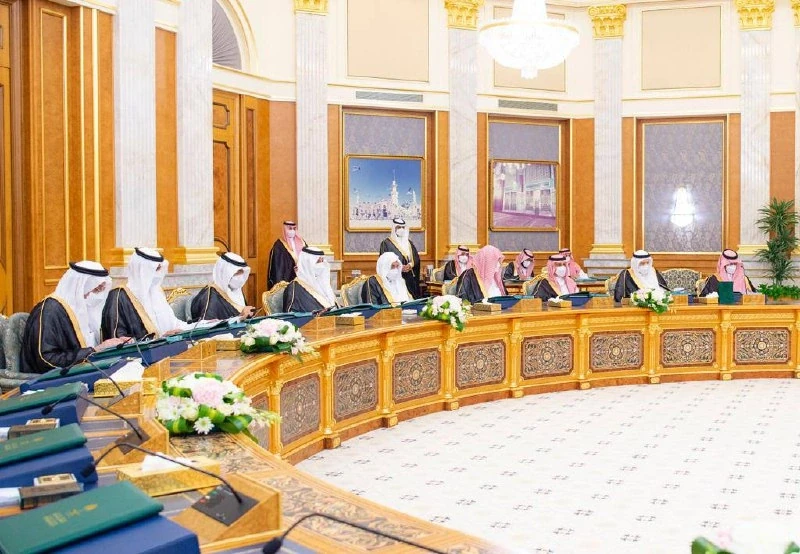 سيدي خادم الحرمين الشريفين يرأس جلسة مجلس الوزراء - صورة 5