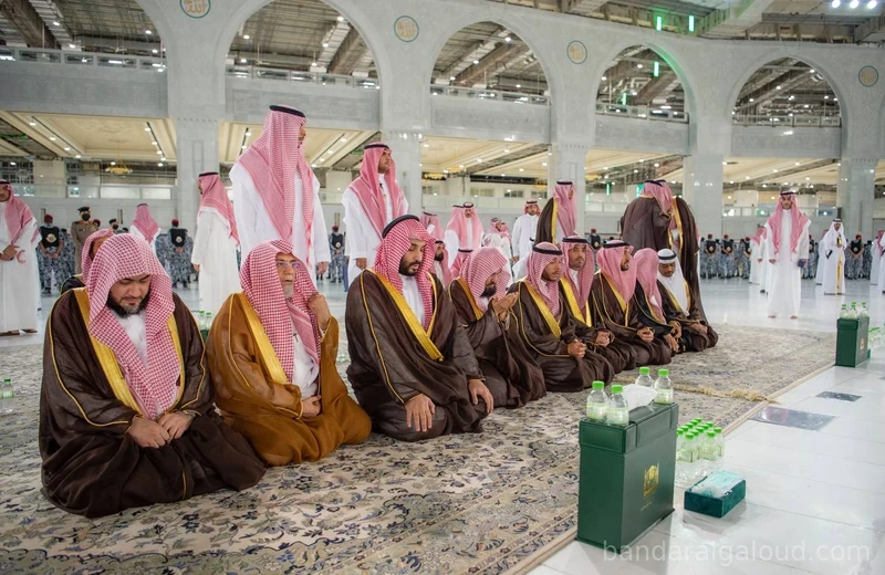 سمو سيدي ولي العهد يتشرف بغسل الكعبة المشرفة نيابة عن سيدي خادم الحرمين الشريفين - صورة 2