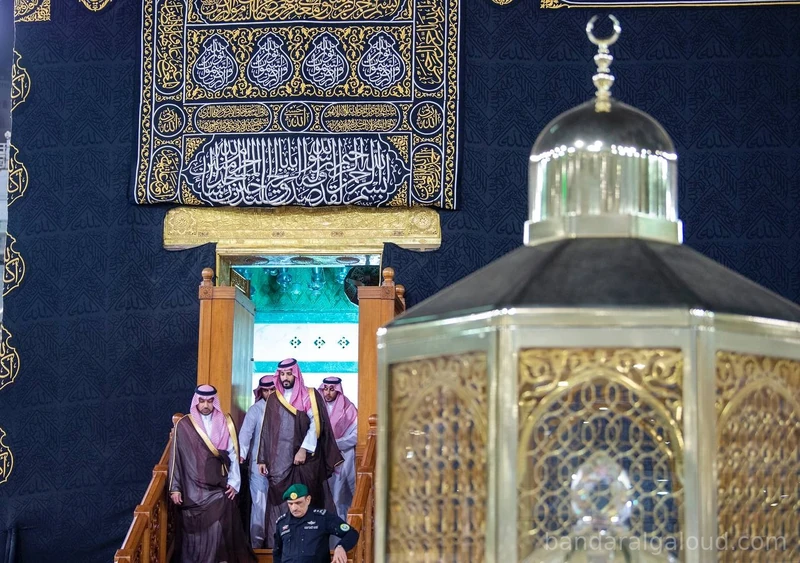 سمو سيدي ولي العهد يتشرف بغسل الكعبة المشرفة نيابة عن سيدي خادم الحرمين الشريفين - صورة 6