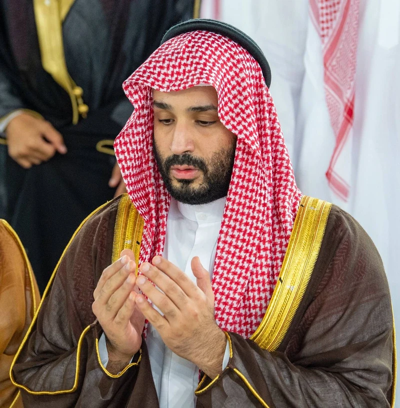 سمو سيدي ولي العهد يتشرف بغسل الكعبة المشرفة نيابة عن سيدي خادم الحرمين الشريفين - صورة 10