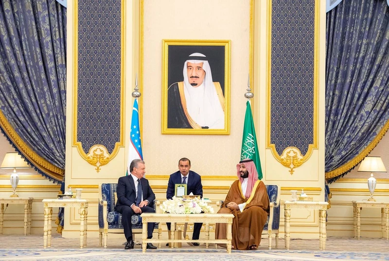 سمو سيدي ولي العهد ورئيس أوزبكستان يشهدان تبادل الاتفاقيات ومذكرات التفاهم بين البلدين - صورة 2