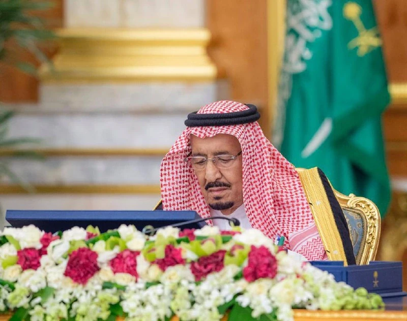 سيدي خادم الحرمين الشريفين يرأس جلسة مجلس الوزراء في قصر السلام بجدة - صورة 5