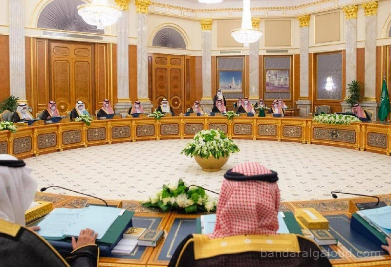 سيدي خادم الحرمين الشريفين يرأس جلسة مجلس الوزراء في قصر السلام بجدة - صورة 2