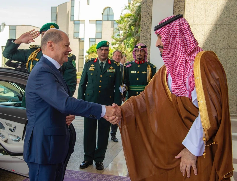 سمو سيدي ولي العهد يستقبل المستشار الألماني في قصر السلام بجدة - صورة 2