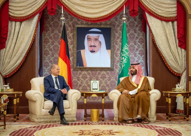 سمو سيدي ولي العهد يستقبل المستشار الألماني في قصر السلام بجدة - صورة 4