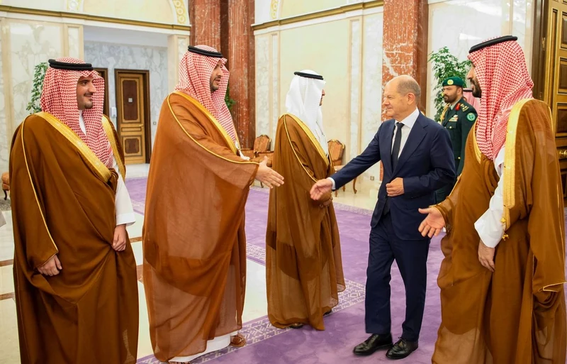 سمو سيدي ولي العهد يستقبل المستشار الألماني في قصر السلام بجدة - صورة 6