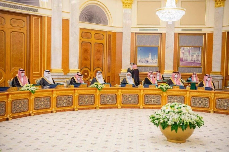 سيدي خادم الحرمين الشريفين يرأس جلسة مجلس الوزراء في قصر السلام بجدة - صورة 5