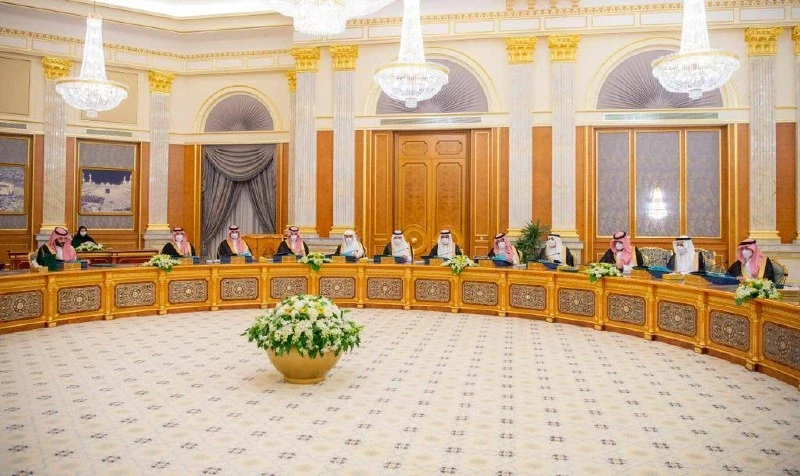 سيدي خادم الحرمين الشريفين يرأس جلسة مجلس الوزراء في قصر السلام بجدة - صورة 7