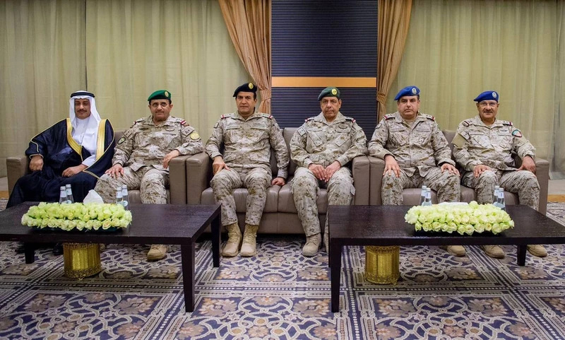 سمو سيدي ولي العهد يلتقي سمو وزير الدفاع وقيادات الوزارة - صورة 9