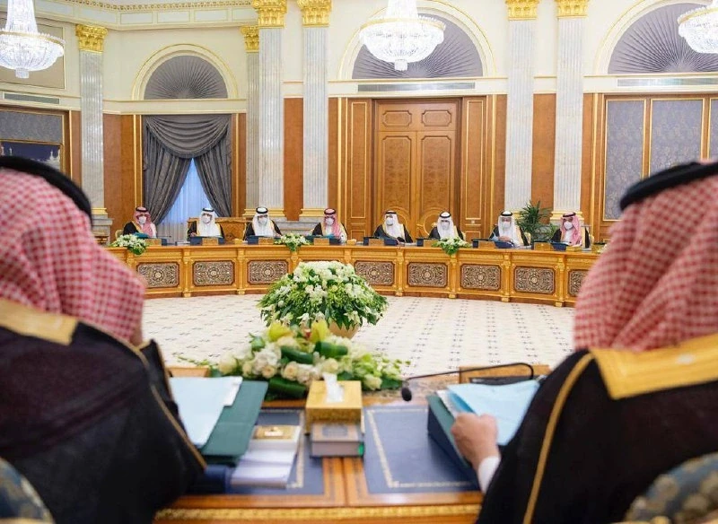 سيدي خادم الحرمين الشريفين يرأس جلسة مجلس الوزراء في قصر السلام بجدة - صورة 6