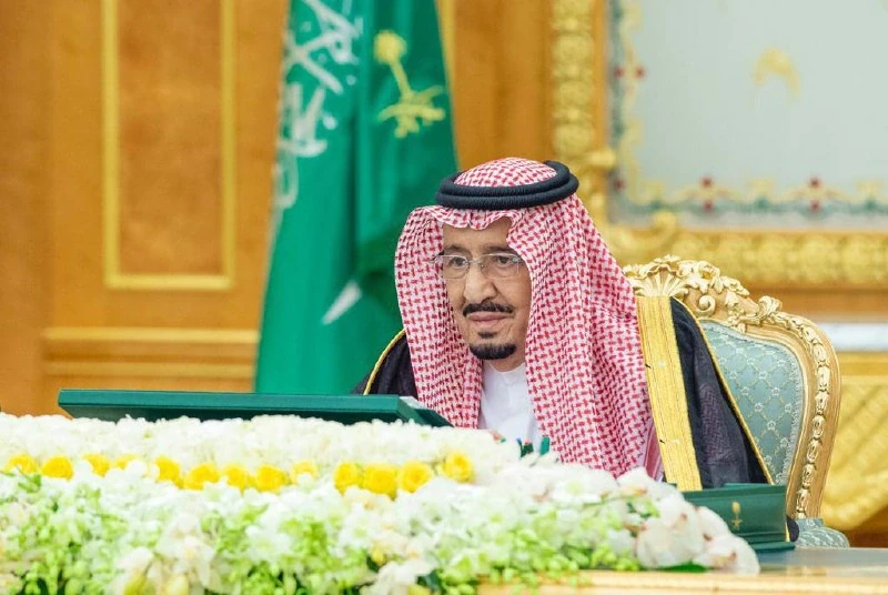 سيدي خادم الحرمين الشريفين يرأس جلسة مجلس الوزراء بالرياض - صورة 2