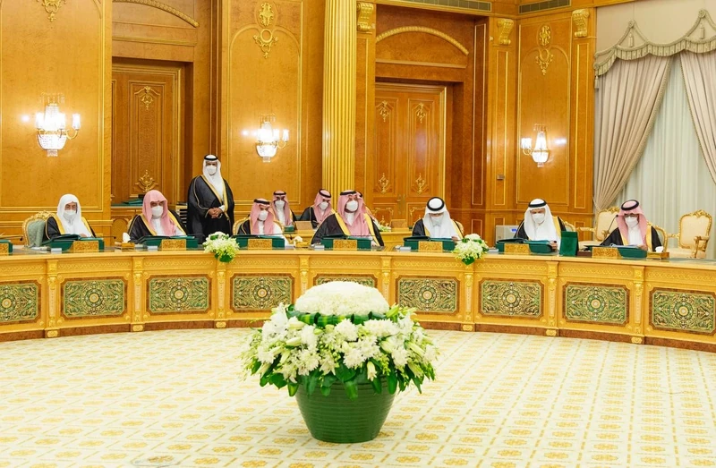سيدي خادم الحرمين الشريفين يرأس جلسة مجلس الوزراء بالرياض - صورة 4