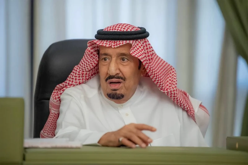 سيدي خادم الحرمين الشريفين يزور منطقة قصر الحكم في مدينة الرياض - صورة 14