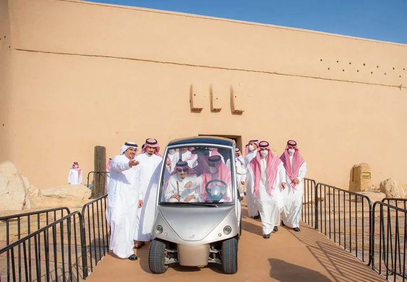 سيدي خادم الحرمين الشريفين يزور منطقة قصر الحكم في مدينة الرياض - صورة 16