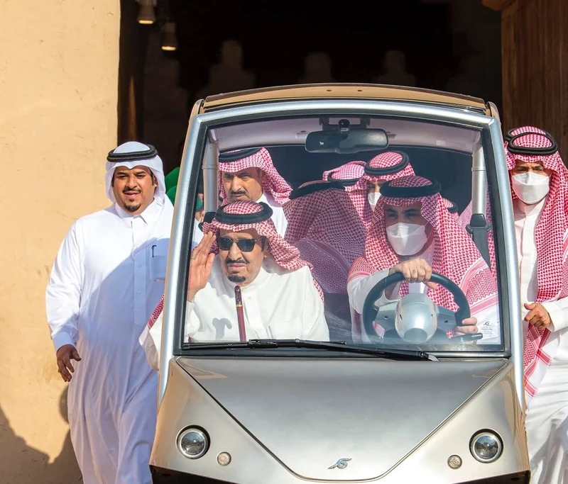 سيدي خادم الحرمين الشريفين يزور منطقة قصر الحكم في مدينة الرياض - صورة 17
