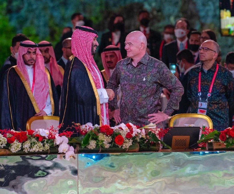 سمو سيدي ولي العهد في حفل العشاء، الذي يقيمه الرئيس الإندونيسي لقادة مجموعة العشرين - صورة 6