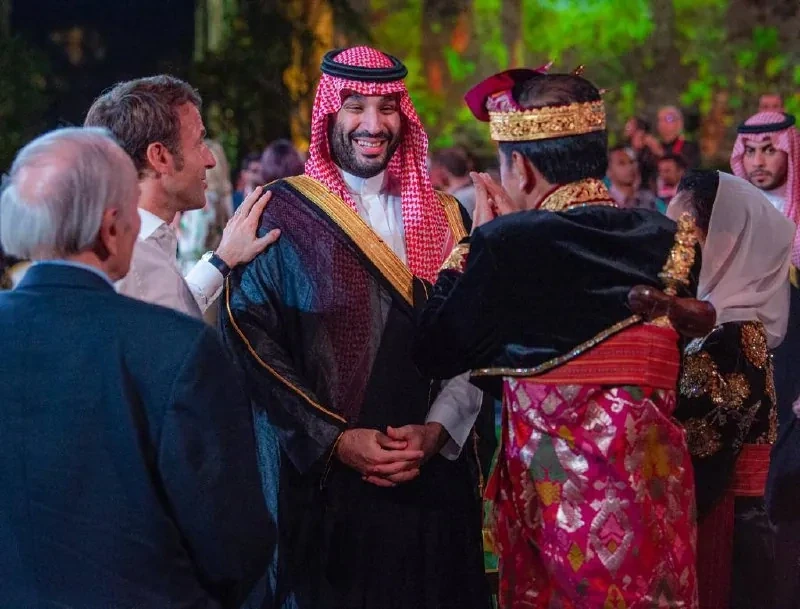 سمو سيدي ولي العهد في حفل العشاء، الذي يقيمه الرئيس الإندونيسي لقادة مجموعة العشرين - صورة 13