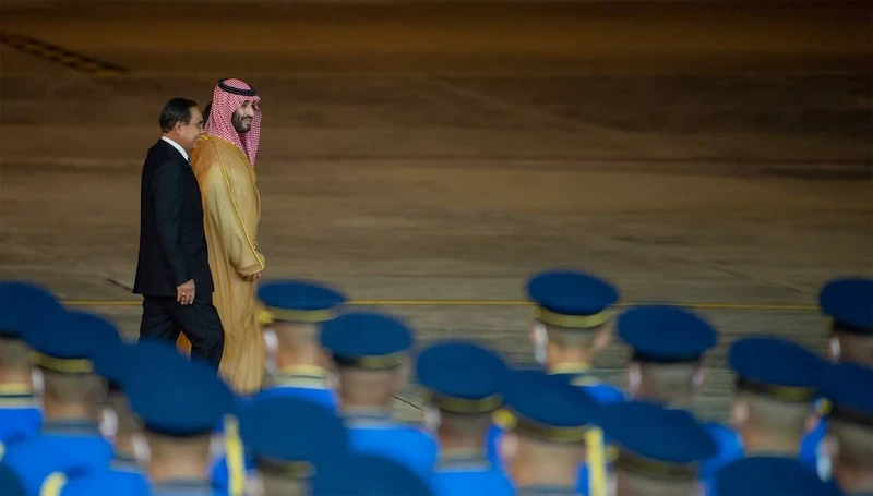 سمو سيدي ولي العهد يصل بانكوك ودولة رئيس الوزراء في مقدمة مستقبليه - صورة 20