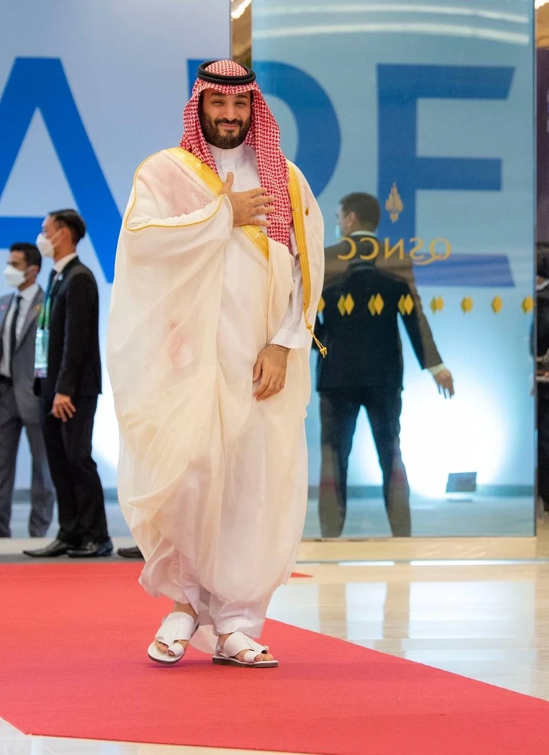 سمو سيدي ولي العهد يصل قمة منتدى التعاون الاقتصادي (APEC) في تايلند - صورة 4