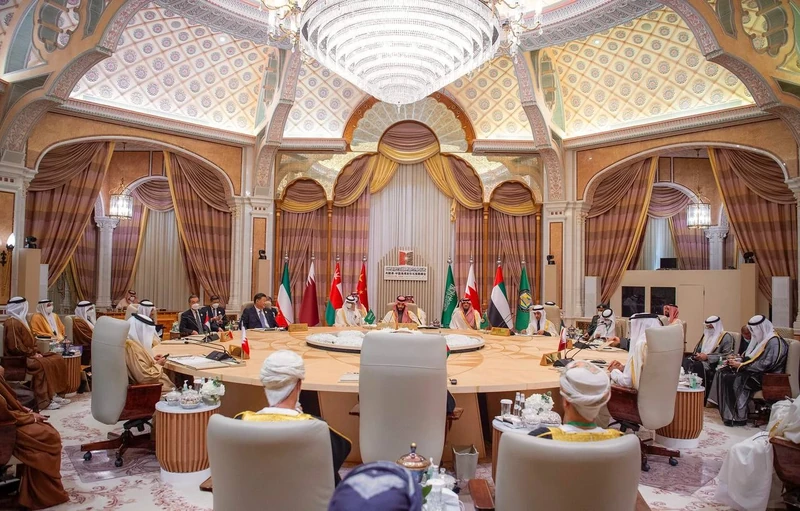 سمو سيدي ولي العهد يرأس "قمة الرياض العربية الصينية" نيابة عن سيدي خادم الحرمين الشريفين - صورة 11