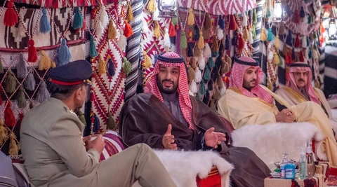 سمو سيدي ولي العهد وقائد الجيش الباكستاني يستعرضان العلاقات الثنائية وتطويرها
