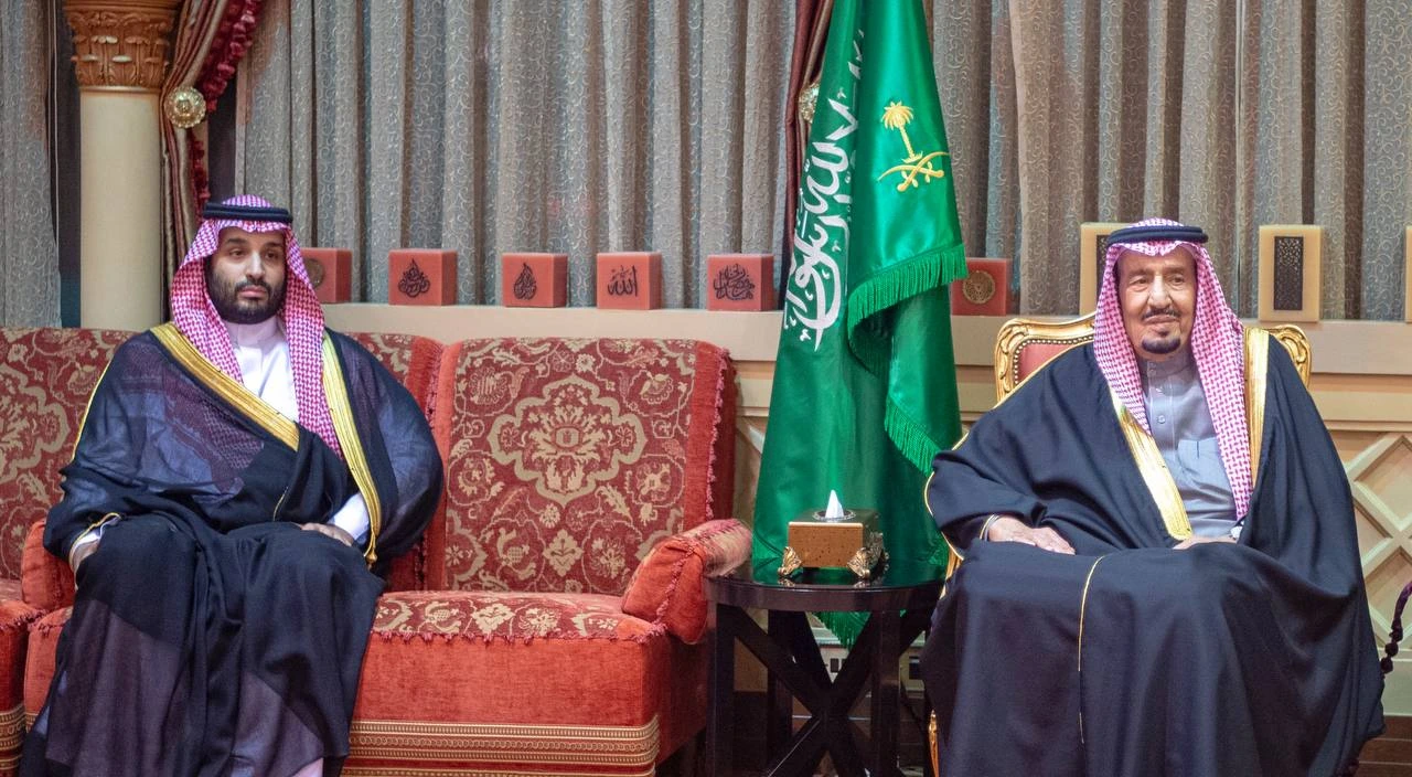 وزيرا الدولة والإعلام يؤديان القسم أمام سيدي خادم الحرمين الشريفين وبحضور سمو سيدي ولي العهد - صورة 1