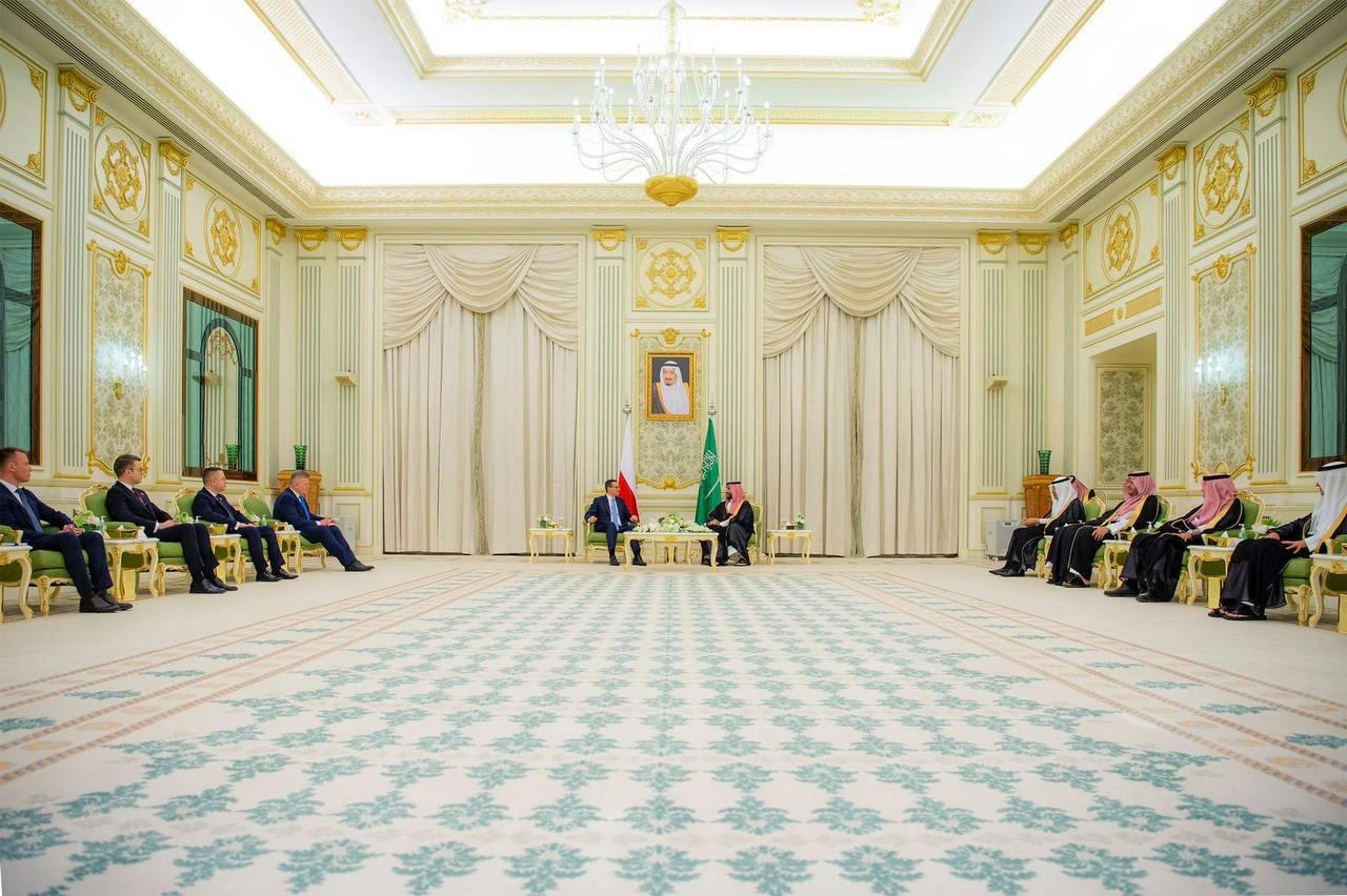 سمو سيدي ولي العهد يستقبل دولة رئيس الوزراء البولندي - صورة 1
