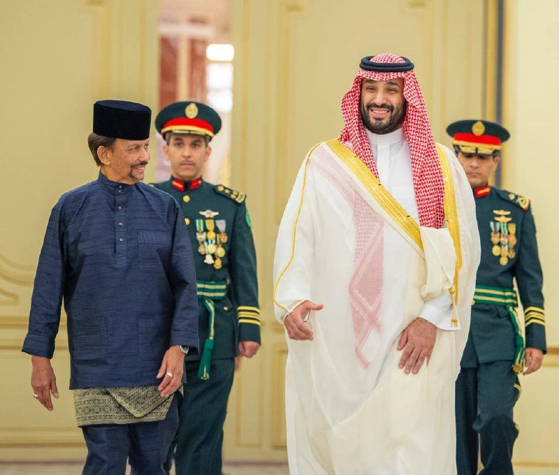سمو سيدي ولي العهد يستقبل جلالة سلطان بروناي دار السلام في الديوان الملكي بجدة - صورة 1