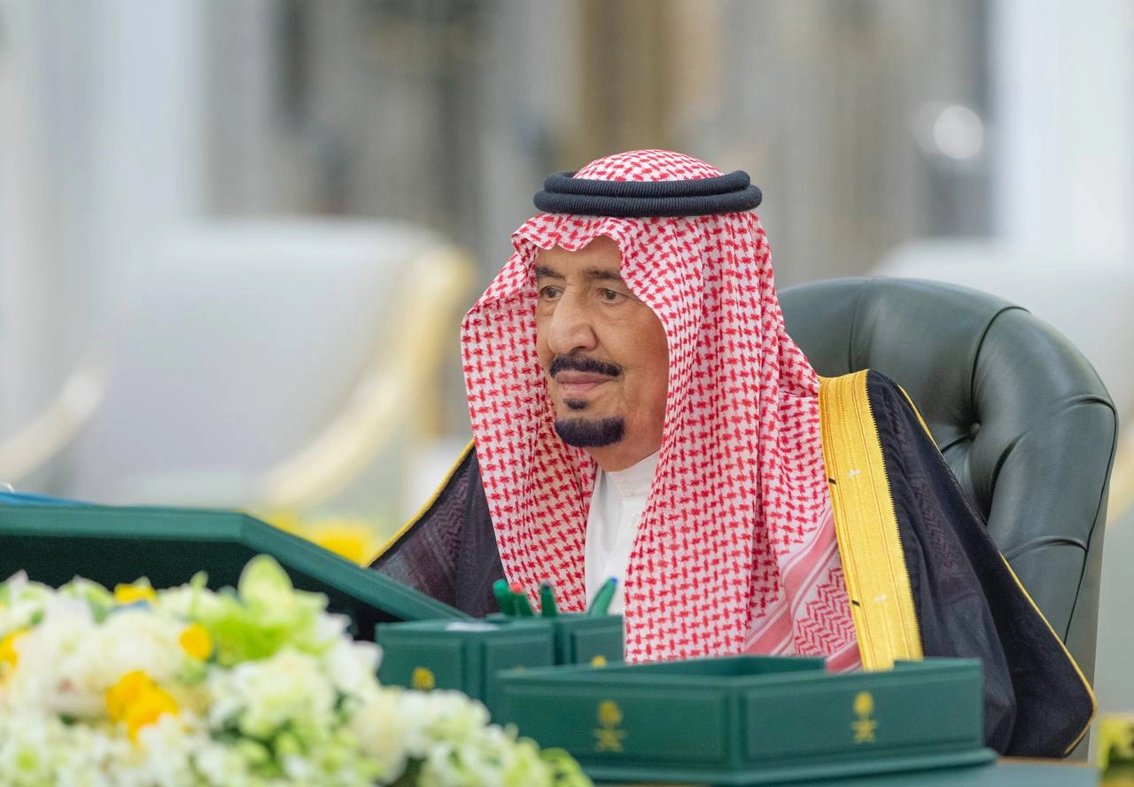 سيدي خادم الحرمين الشريفين يرأس جلسة مجلس الوزراء - صورة 1