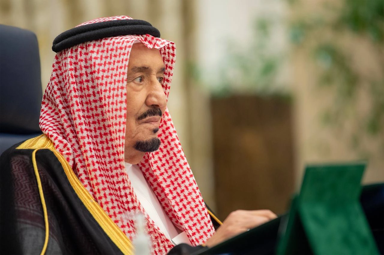 سيدي خادم الحرمين الشريفين يرأس جلسة مجلس الوزراء - صورة 1