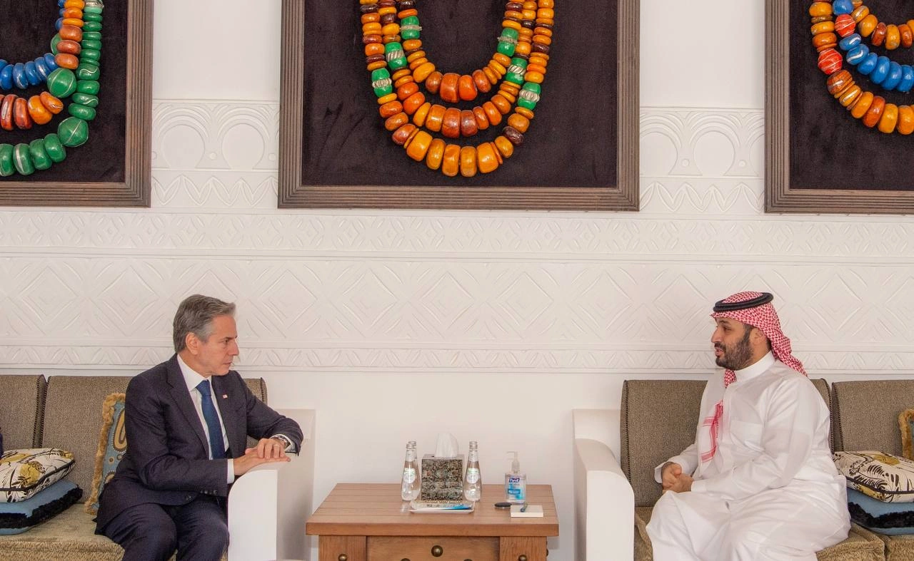 ولي العهد يجتمع بوزير الخارجية الأمريكي لبحث وقف العمليات العسكرية بغزة - صورة 1
