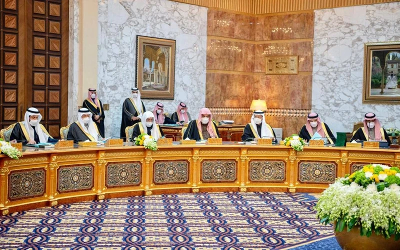 سيدي خادم الحرمين الشريفين يرأس جلسة مجلس الوزراء - صورة 4