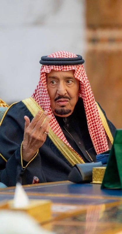 سيدي خادم الحرمين الشريفين يرأس جلسة مجلس الوزراء - صورة 3
