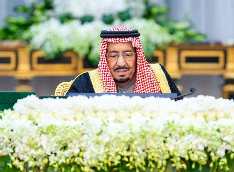 سيدي خادم الحرمين الشريفين يرأس جلسة مجلس الوزراء - صورة 3