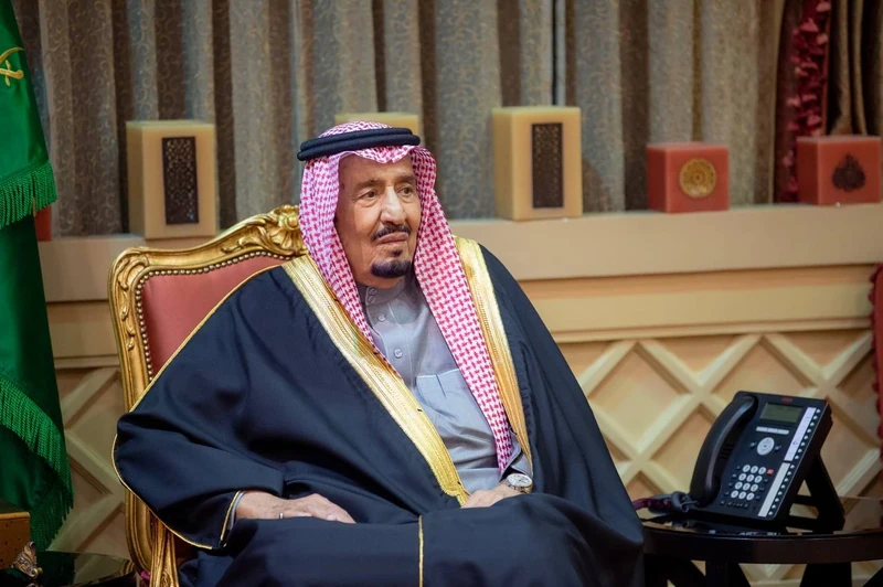 وزيرا الدولة والإعلام يؤديان القسم أمام سيدي خادم الحرمين الشريفين وبحضور سمو سيدي ولي العهد - صورة 5
