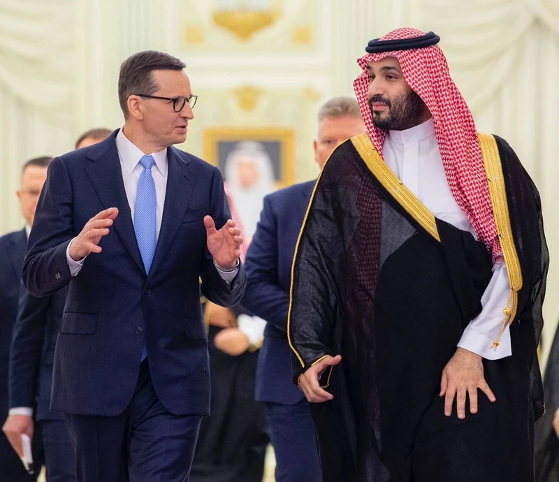 سمو سيدي ولي العهد يستقبل دولة رئيس الوزراء البولندي - صورة 4