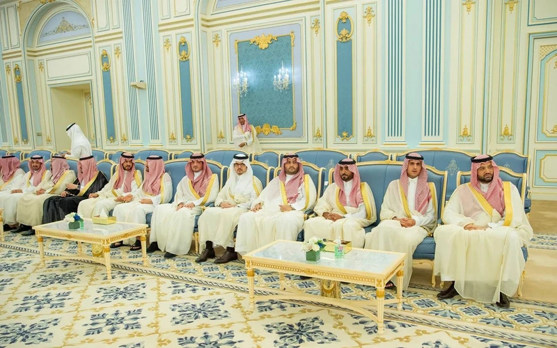 سمو سيدي ولي العهد يستقبل المهنئين بشهر رمضان المبارك - صورة 3