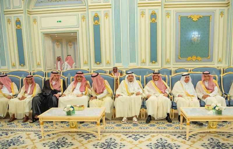 سمو سيدي ولي العهد يستقبل المهنئين بشهر رمضان المبارك - صورة 5