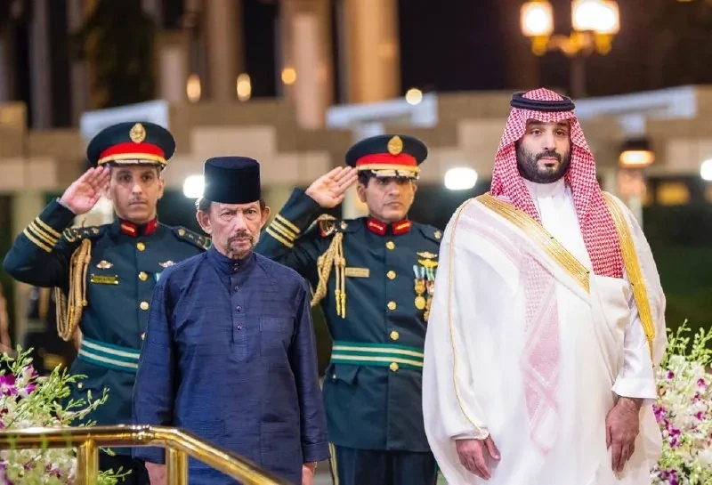 سمو سيدي ولي العهد يستقبل جلالة سلطان بروناي دار السلام في الديوان الملكي بجدة - صورة 14