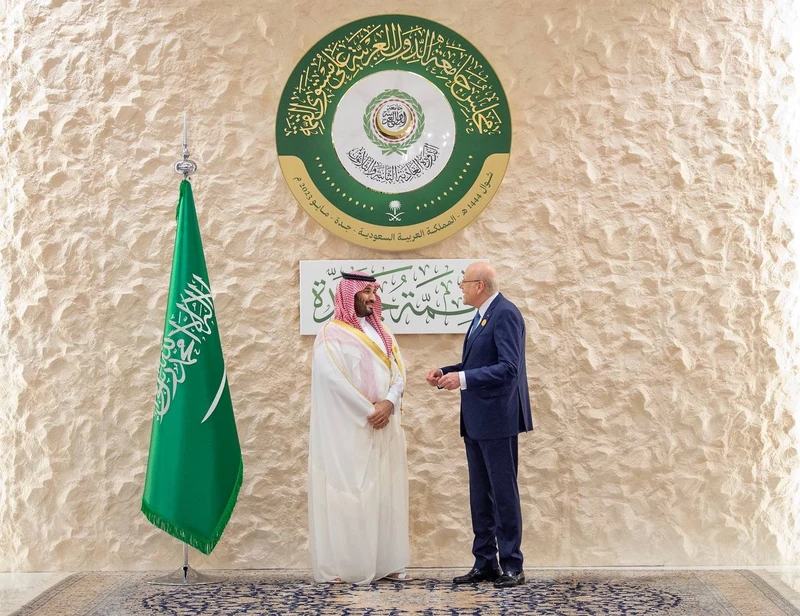 سمو سيدي ولي العهد يستقبل قادة ورؤساء وفود قمة جامعة الدول العربية بجدة - صورة 4