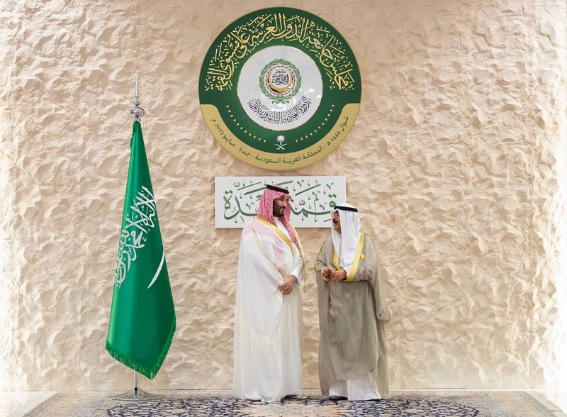 سمو سيدي ولي العهد يستقبل قادة ورؤساء وفود قمة جامعة الدول العربية بجدة - صورة 12