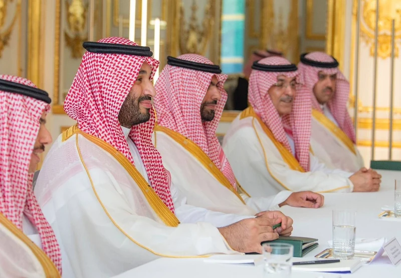فخامة رئيس الجمهورية الفرنسية يستقبل سمو سيدي ولي العهد في قصر الإليزيه بباريس. - صورة 2