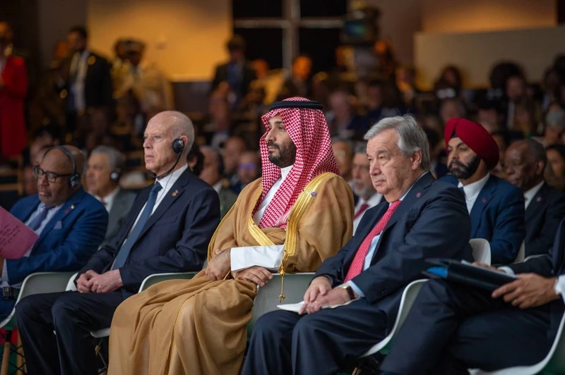 سمو سيدي ولي العهد يرأس وفد المملكة في قمة "ميثاق مالي عالمي جديد" بباريس - صورة 4