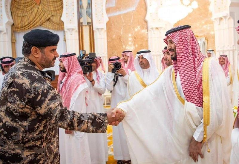 سمو سيدي ولي العهد يستقبل المهنئين بعيد الأضحى في منى نيابة عن سيدي خادم الحرمين الشريفين - صورة 15