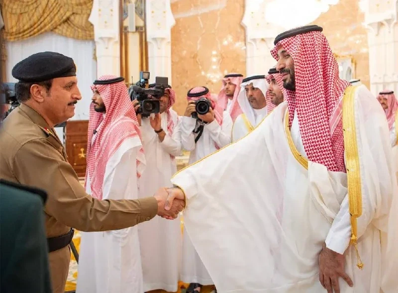 سمو سيدي ولي العهد يستقبل المهنئين بعيد الأضحى في منى نيابة عن سيدي خادم الحرمين الشريفين - صورة 16