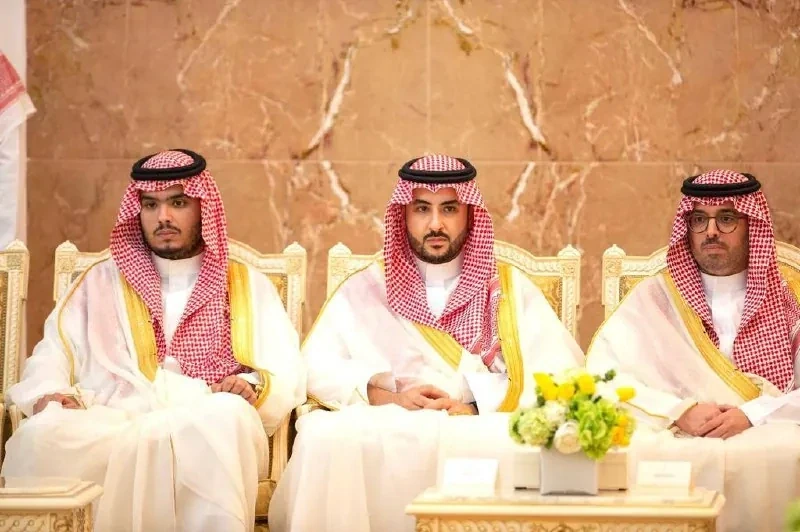 سمو سيدي ولي العهد يستقبل المهنئين بعيد الأضحى في منى نيابة عن سيدي خادم الحرمين الشريفين - صورة 5