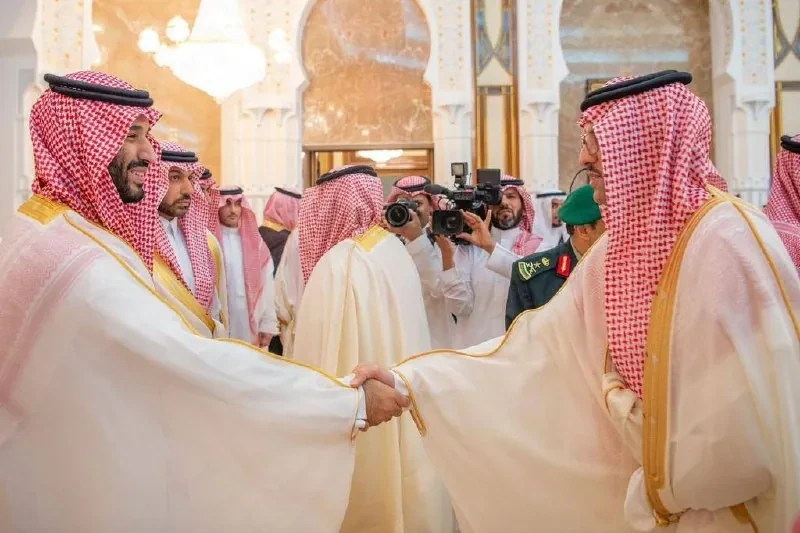 سمو سيدي ولي العهد يستقبل المهنئين بعيد الأضحى في منى نيابة عن سيدي خادم الحرمين الشريفين - صورة 34
